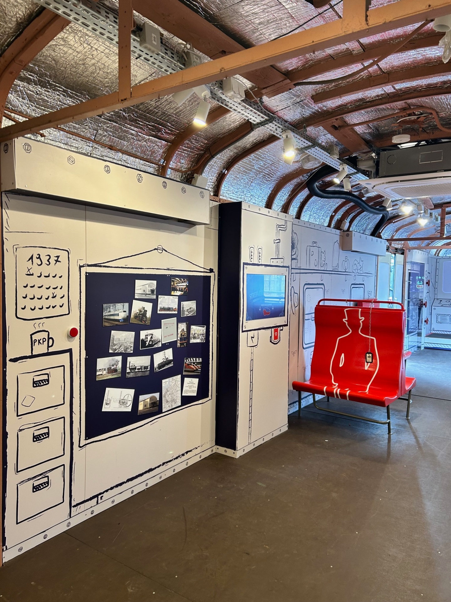 Wagon Zagadek — immersyjny escape room w zabytkowym wagonie — zdjęcie 7